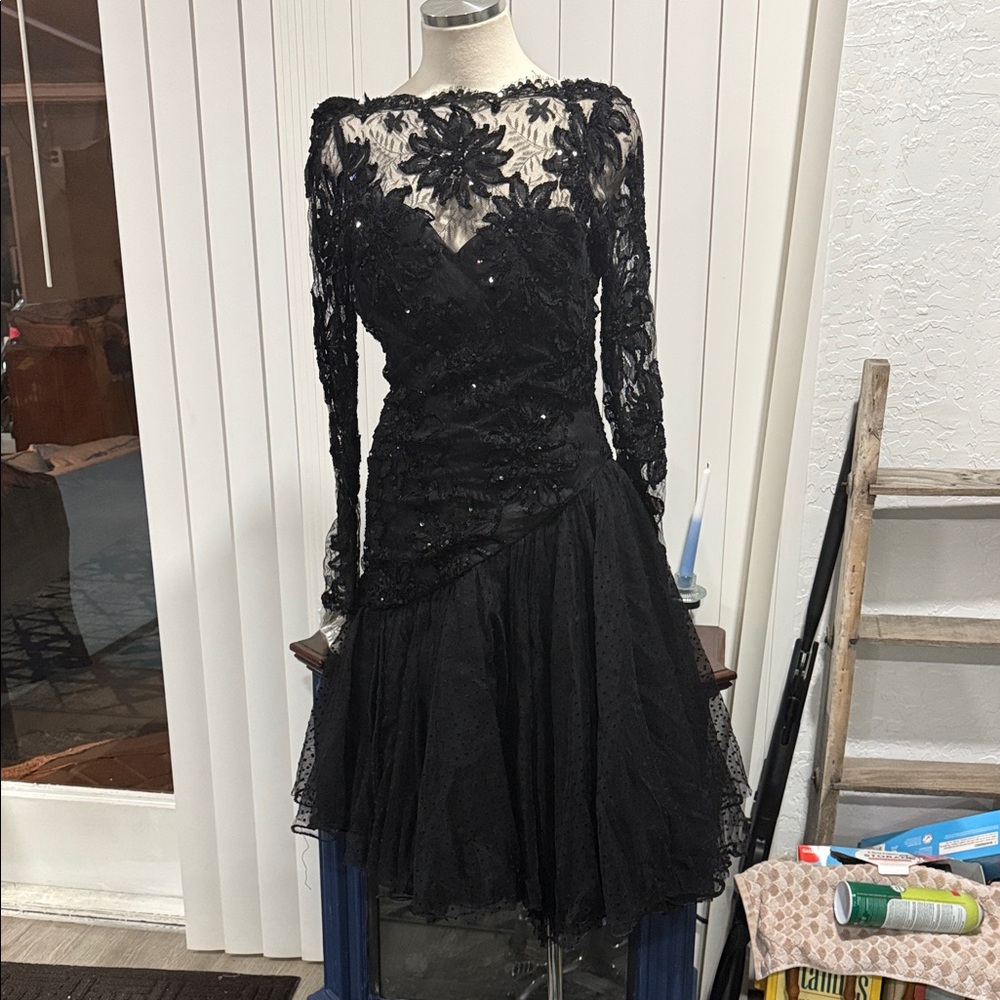 Elegant Black Lace Midi Dress with Sequin Detail
